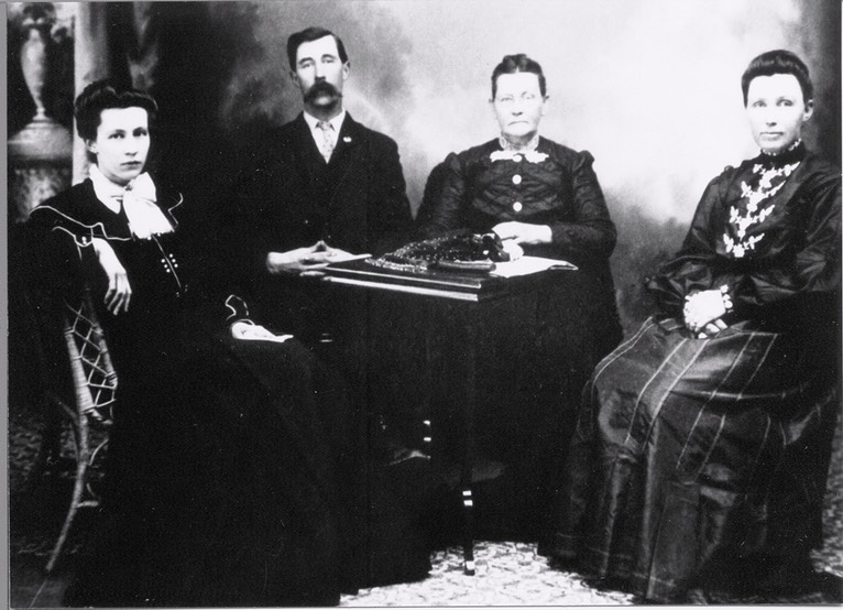 Mary Haley, Mildred Converse and siblings
